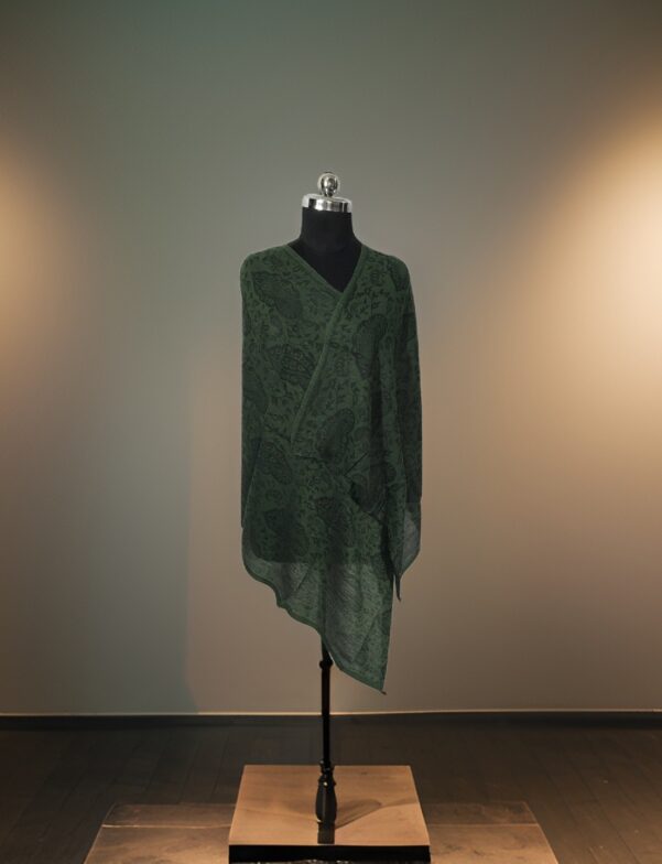 REVERSIBLE PAISLEY DESIGN SELF STOLE